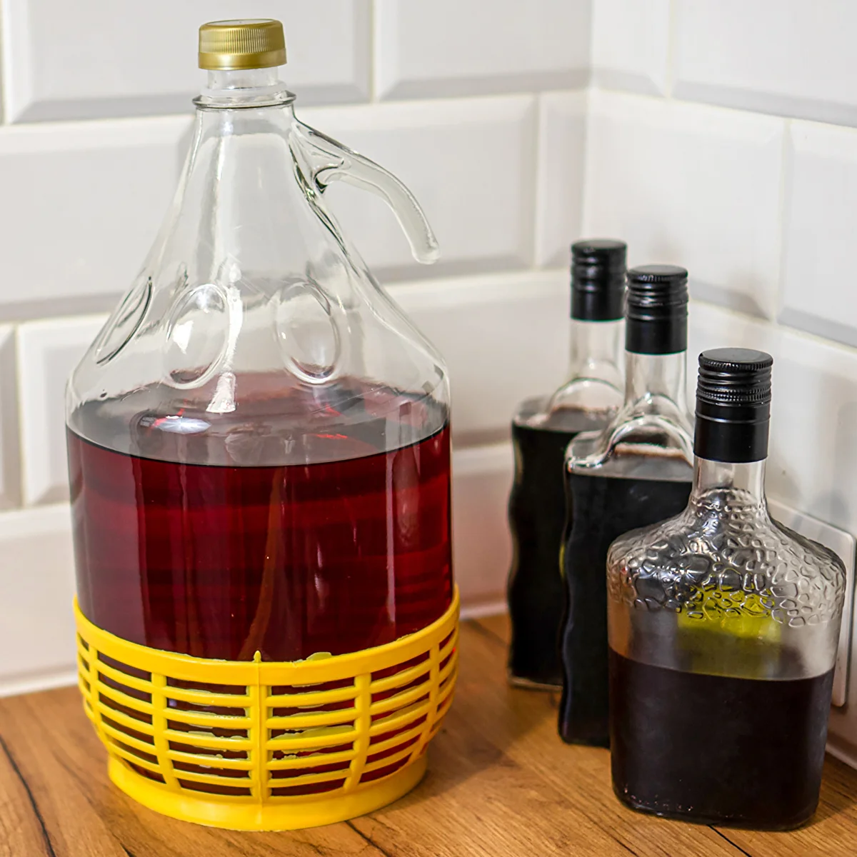 Damadžāna Dama.5 L ar skrūvējamu vāciņu