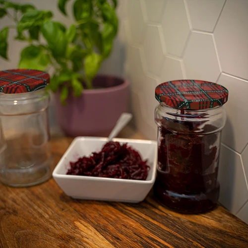 300 ml burkas ar krāsainiem vāciņiem fi 66 - 6 gab. - 17