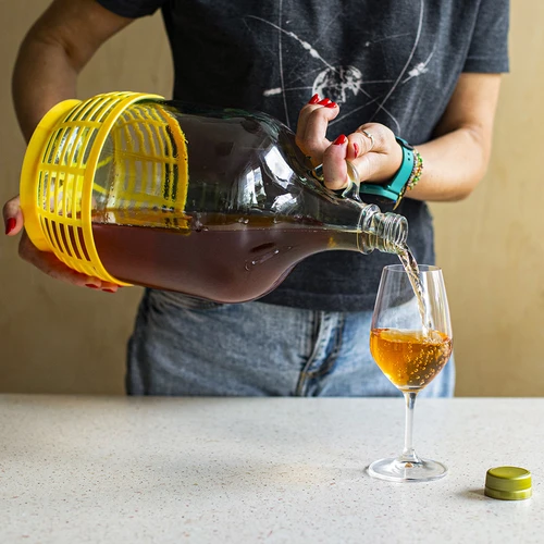 4 x Dama 5 L ar korķi, raudzēšanas cauruli, vāciņu un grozu - 12