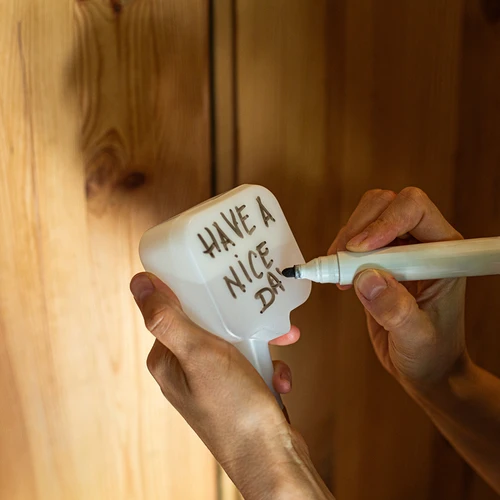 Augu laistītājs - balta plāksnīte ar keramikas kājiņu, 200 ml - 10