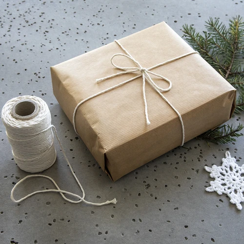 Balts kokvilnas miesnieka diegs (240°C) 55 m - 9