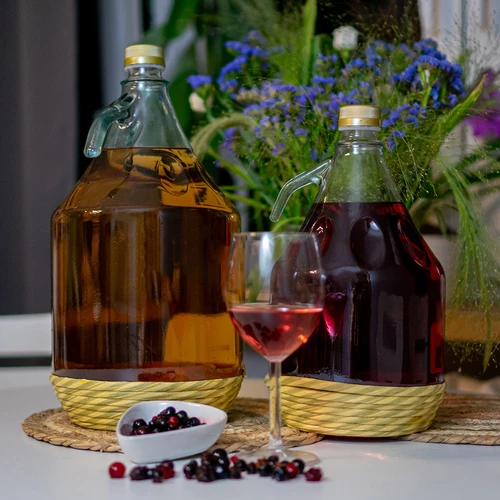 Demižons Dama 3 l pītā apvalkā, ar skrūvējamu vāciņu - 4