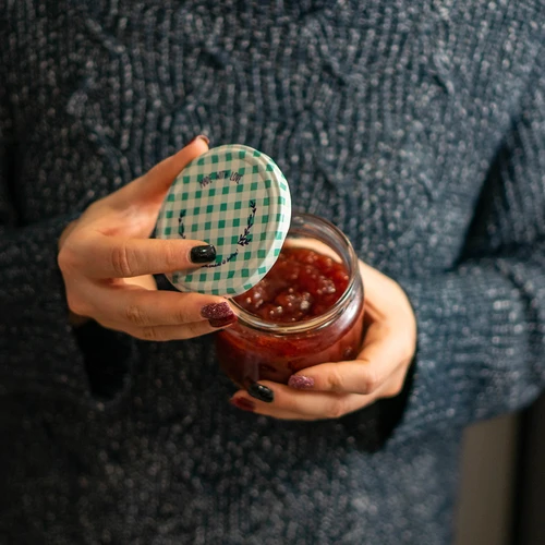 Skrūvējami vāciņi fi 82/6, rūtoti - 10 gab. - 14