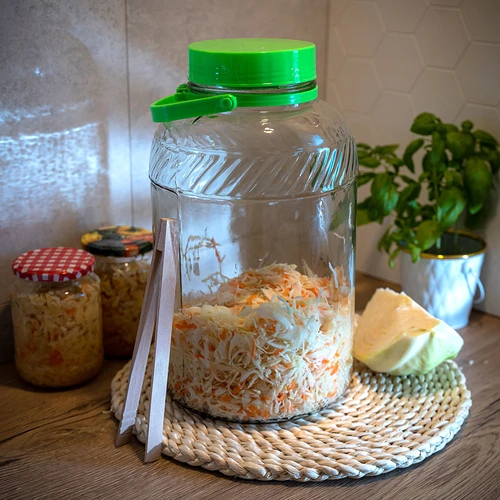 Stikla burka 8 L, ar knaiblēm - 10