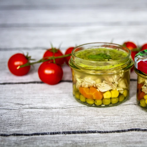 Stikla burka TO 235 ml ar krāsainu vāciņu fi82 - 6 gab. - 17