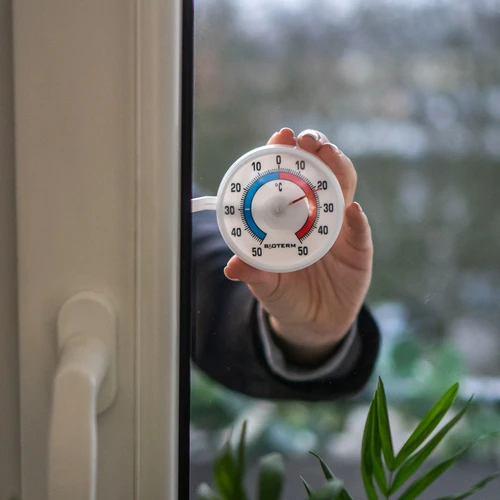 Universāls pašlīmējošs termometrs (no -50°C līdz +50°C) Ø 7,2 cm - 3