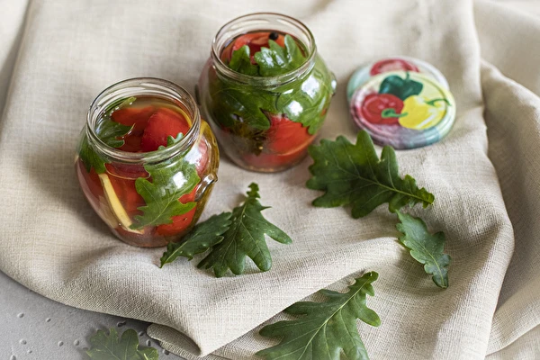 2. sērija: Skābēta paprika ar ozola lapām