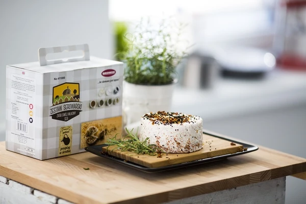 A’la Koričinas siers ar tomātiem