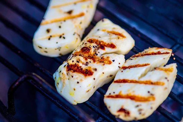 Halloumi tipa siers - ideāls grilēšanai
