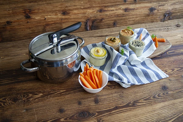 Humuss dažādās garšas versijās