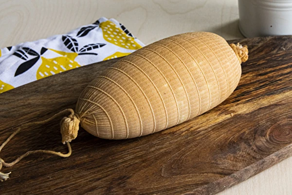 Kūpināts siers ar siera recinātāju