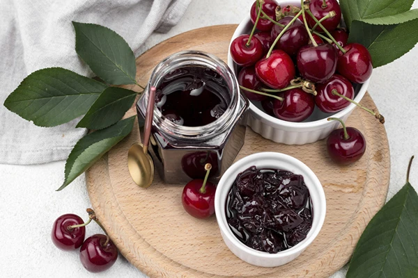 Mājas skābo ķiršu ievārījums