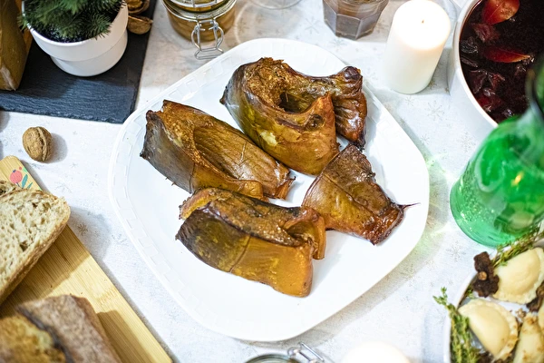 Ziemassvētku vakara karpa, kūpināta