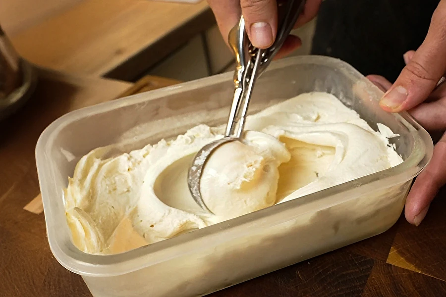 Saldā krējuma saldējums ar konjaka noti